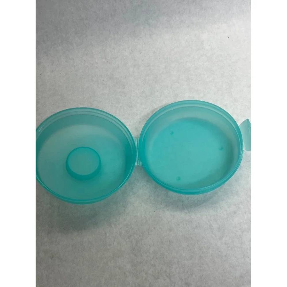 Tupperware round sandwich